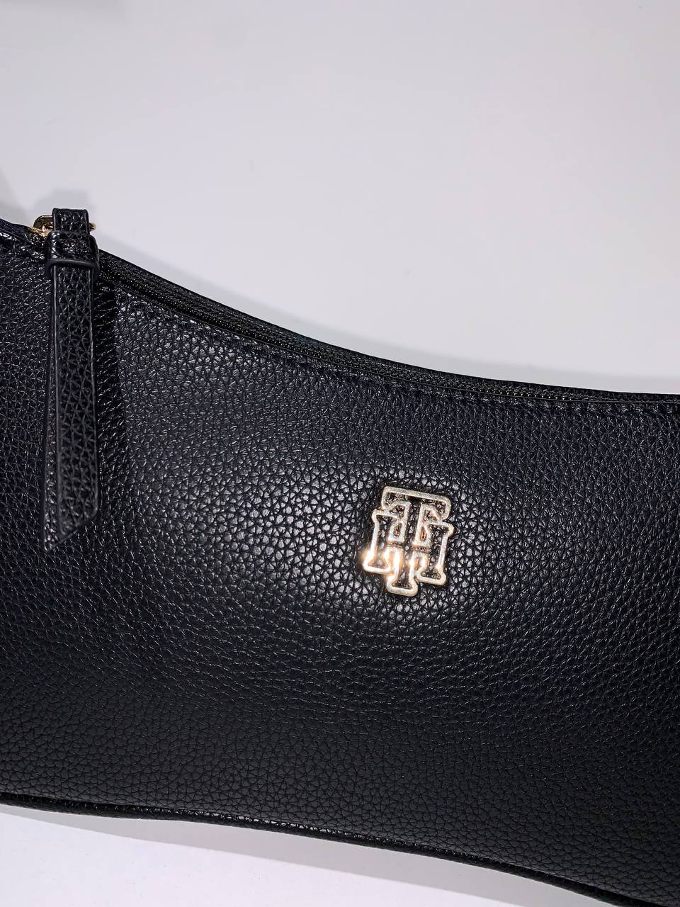 Tommy Hilfiger bag