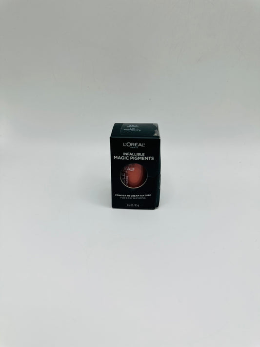 LoReal infallible magic pigment powder to cream texture for easy blending