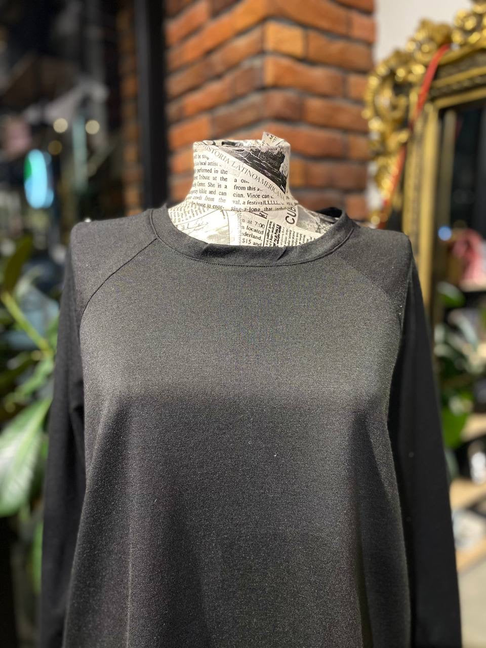 Dkny sweater size medium