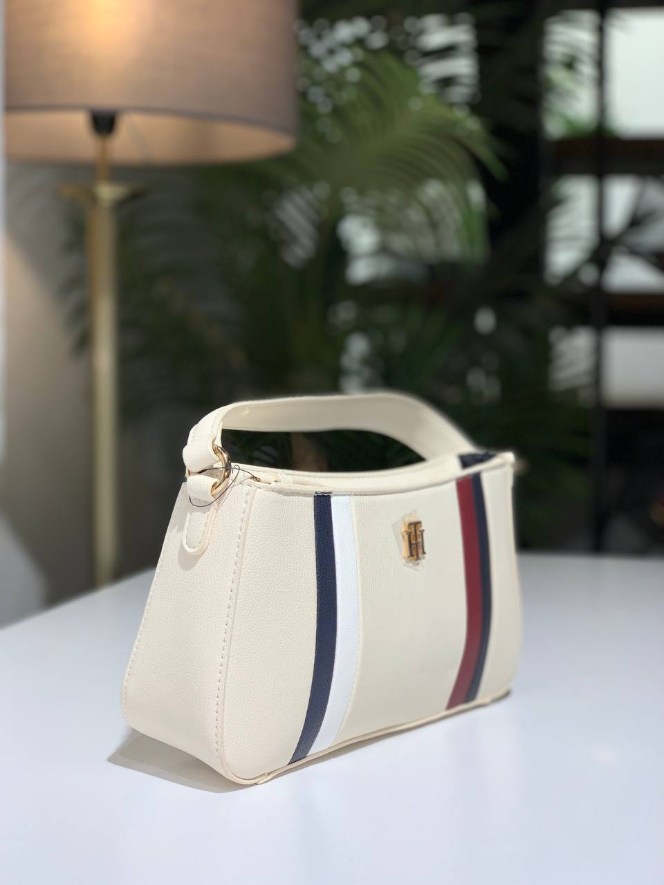 Tommy Hilfiger bag