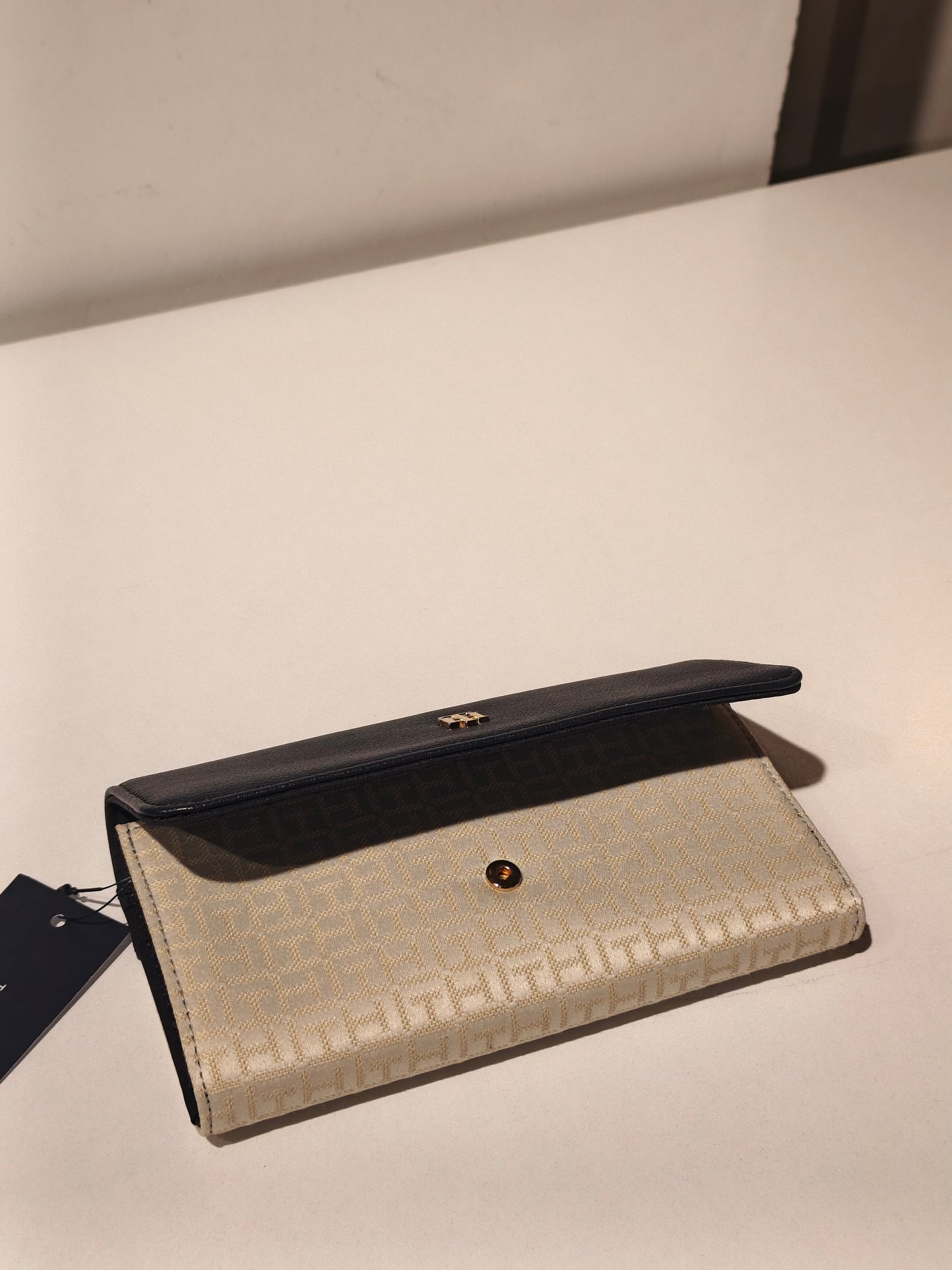 Tommy Hilfiger wallet