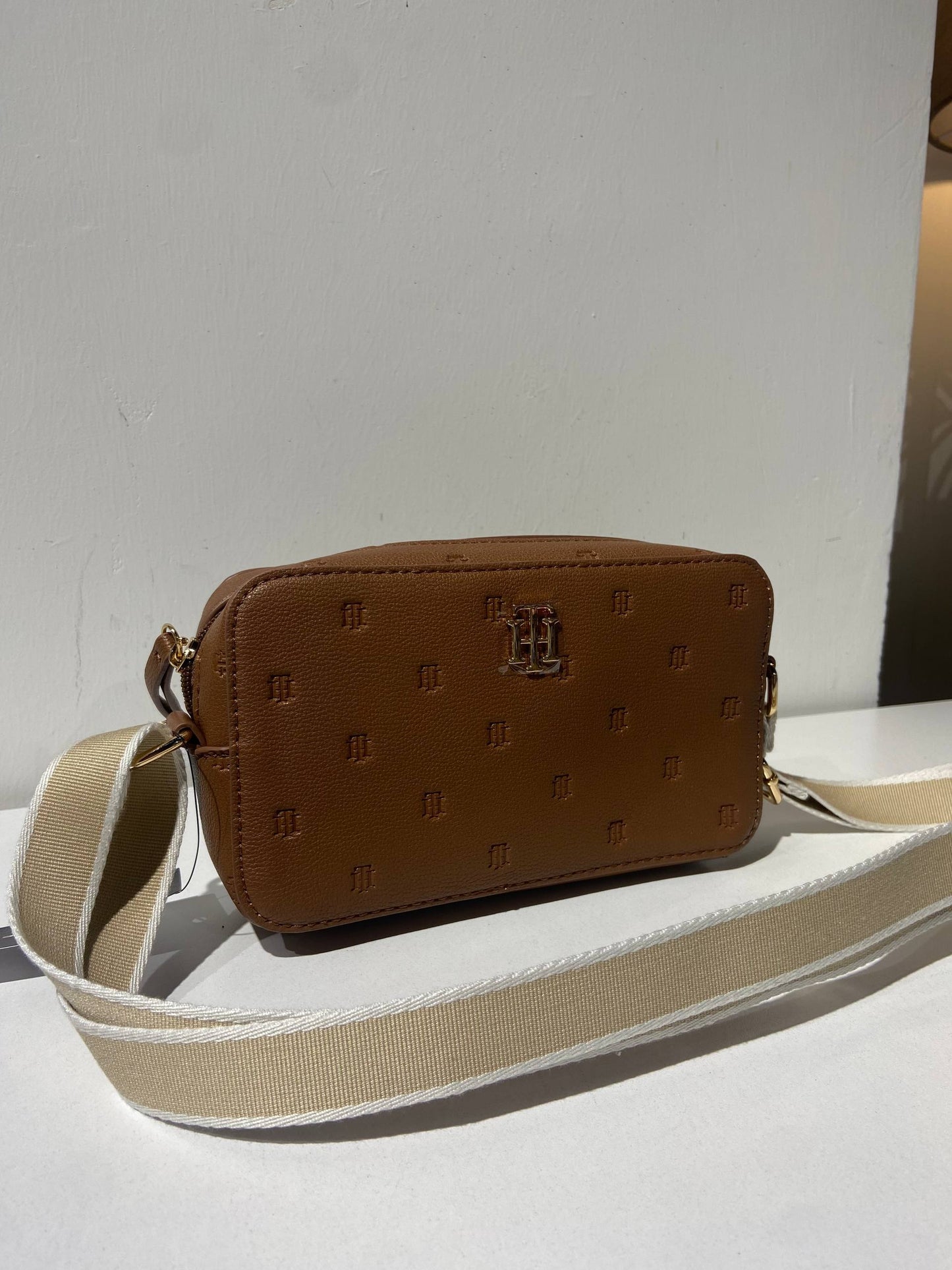Tommy Hilfiger bag