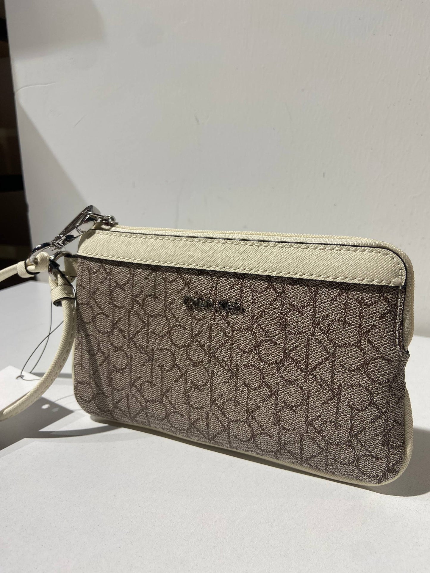 Calvin klein wallet (hand bag)