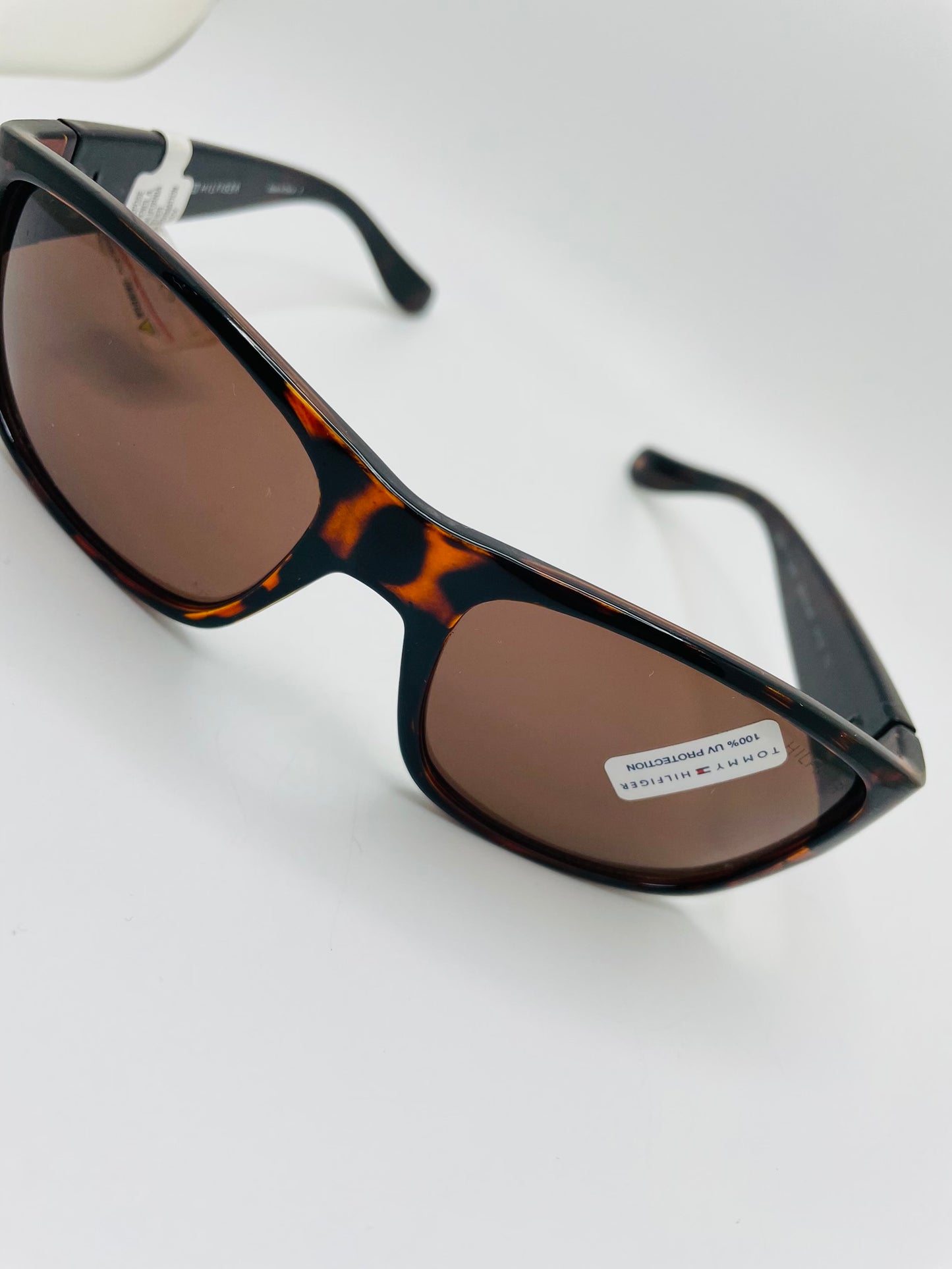 Tommy Hilfiger sunglass