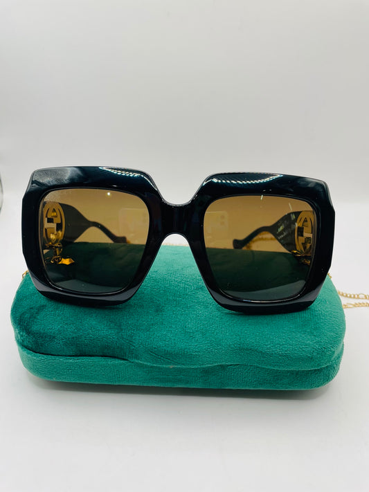 Gucci sunglass