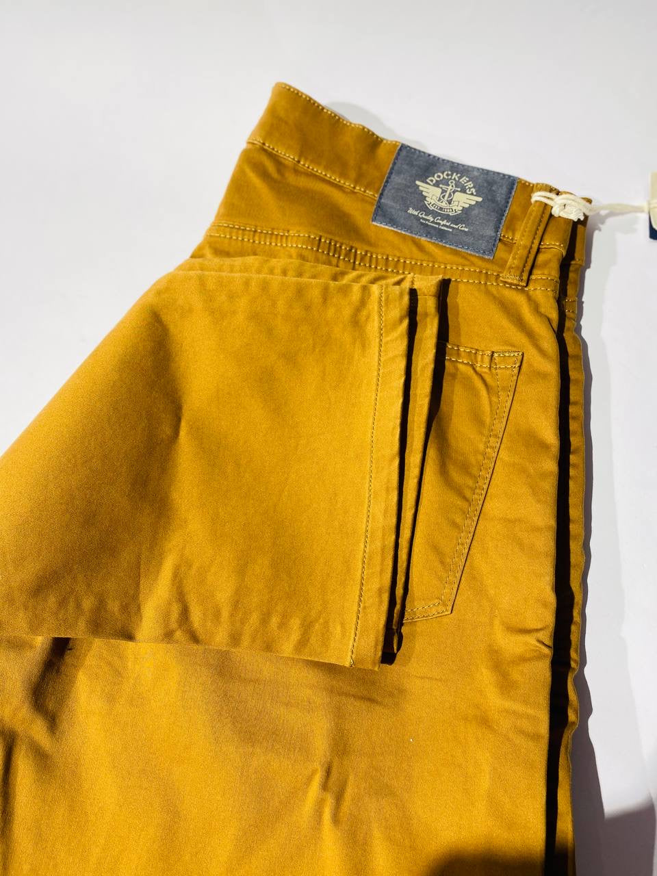 Dockers Alpha Khaki Jean Cut Straight Fit size 32