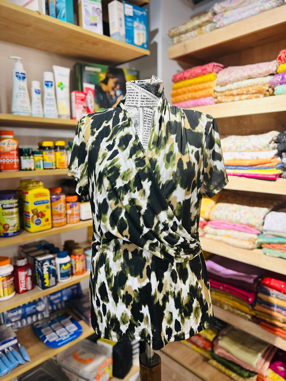 Dkny top size large