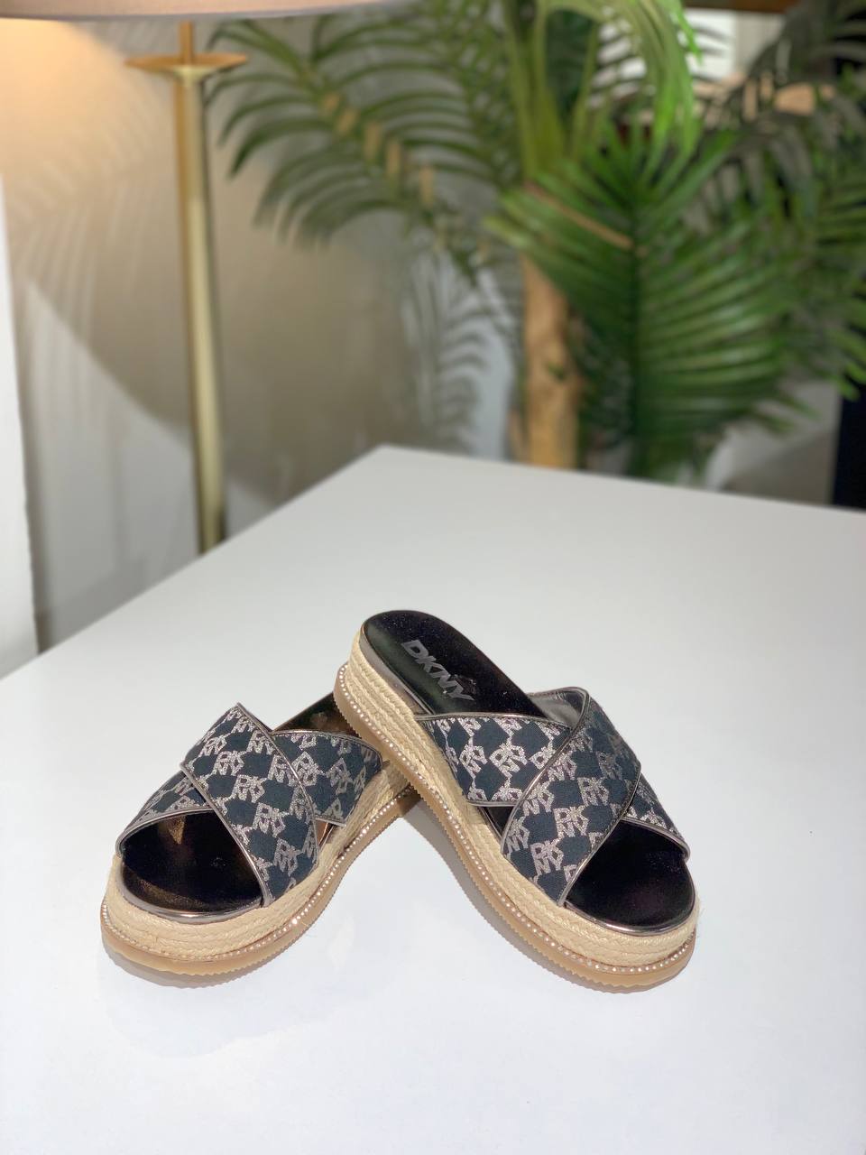Dkny sandal size 9