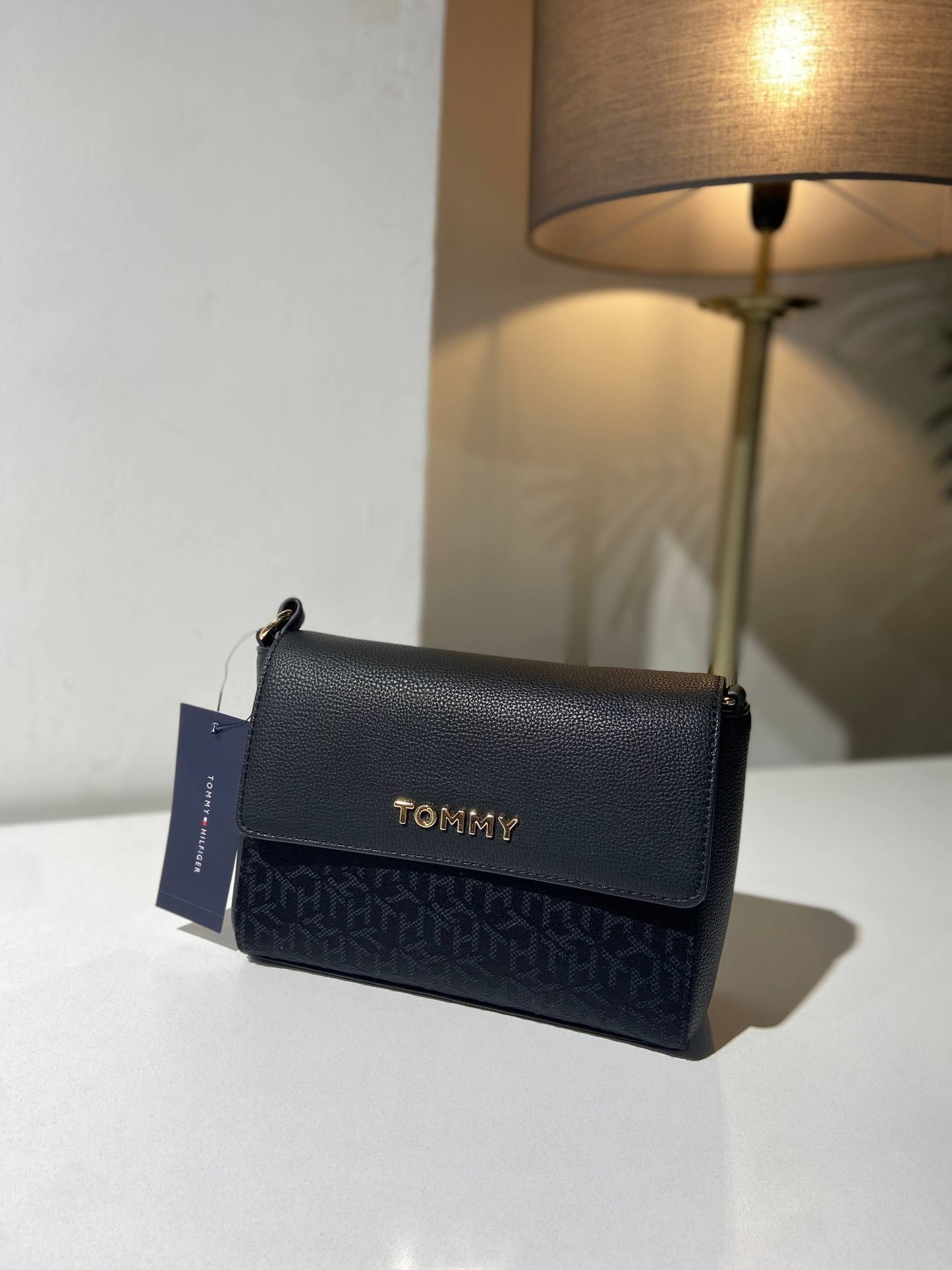 Tommy Hilfiger bag