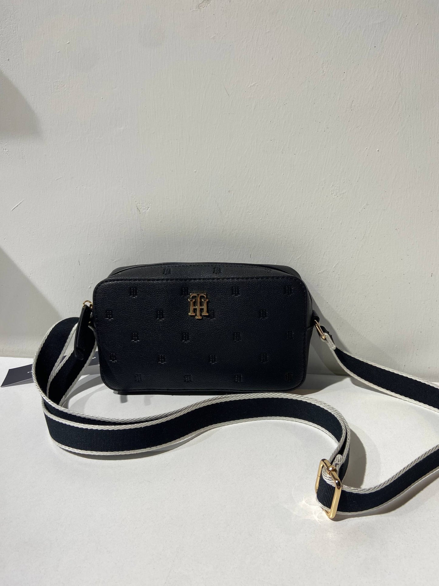 Tommy Hilfiger bag