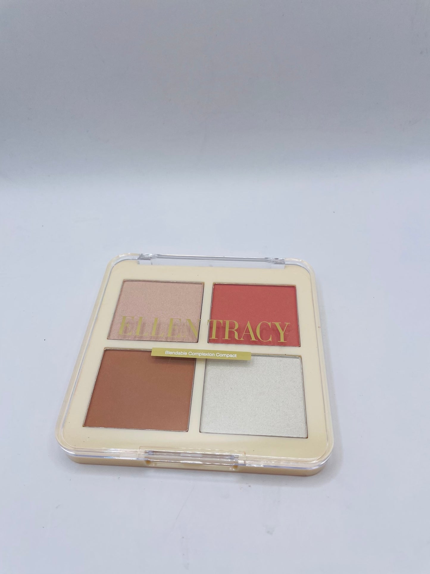 Ellen tracy blush set