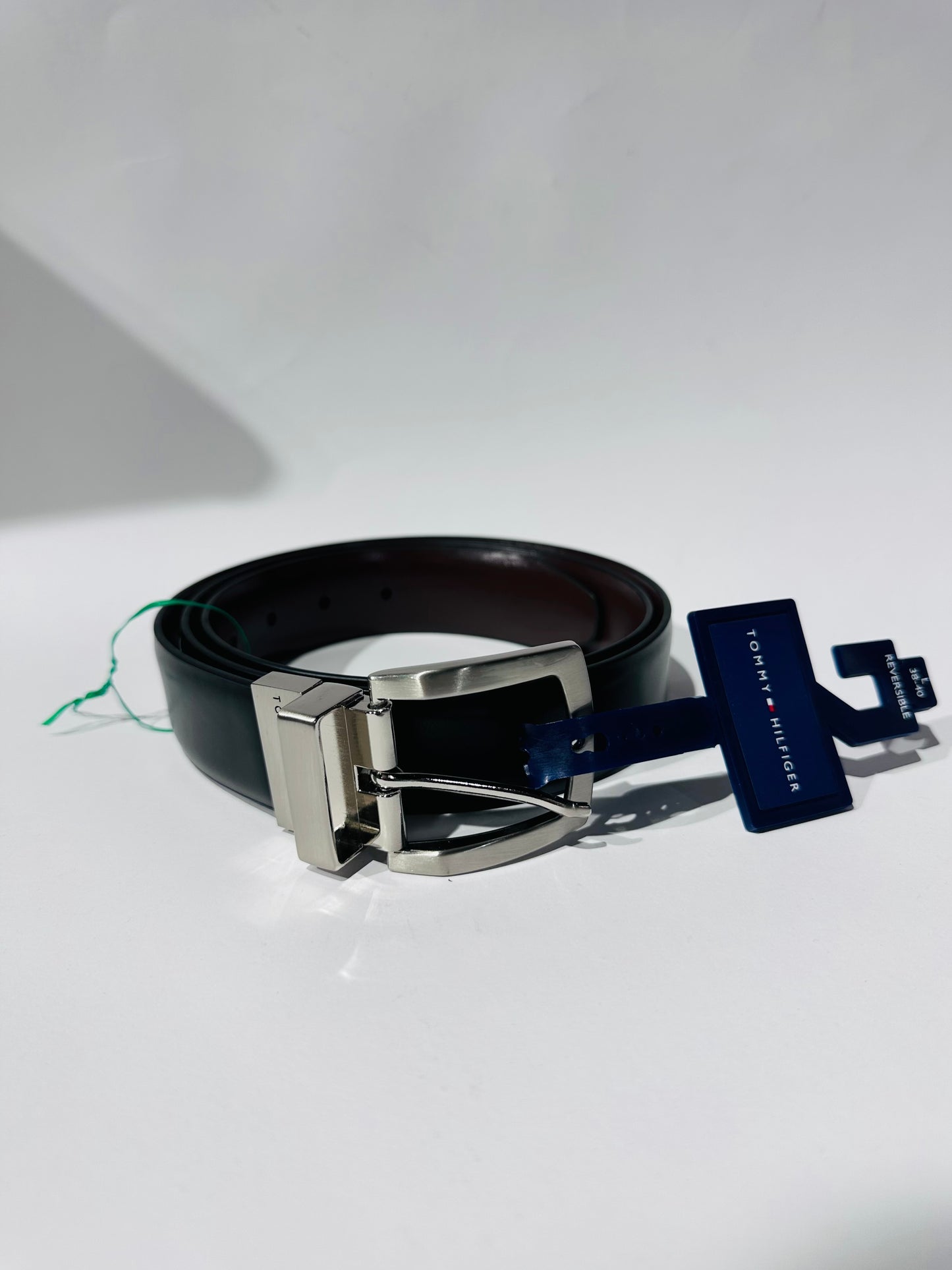 Tommy Hilfiger belt reversible size large (38/40)