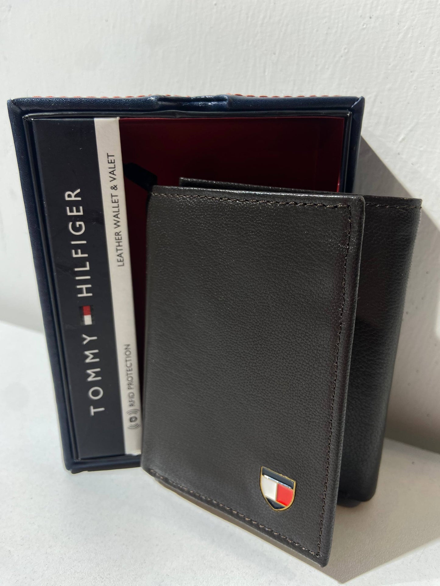 Tommy Hilfiger wallet (dark brown)