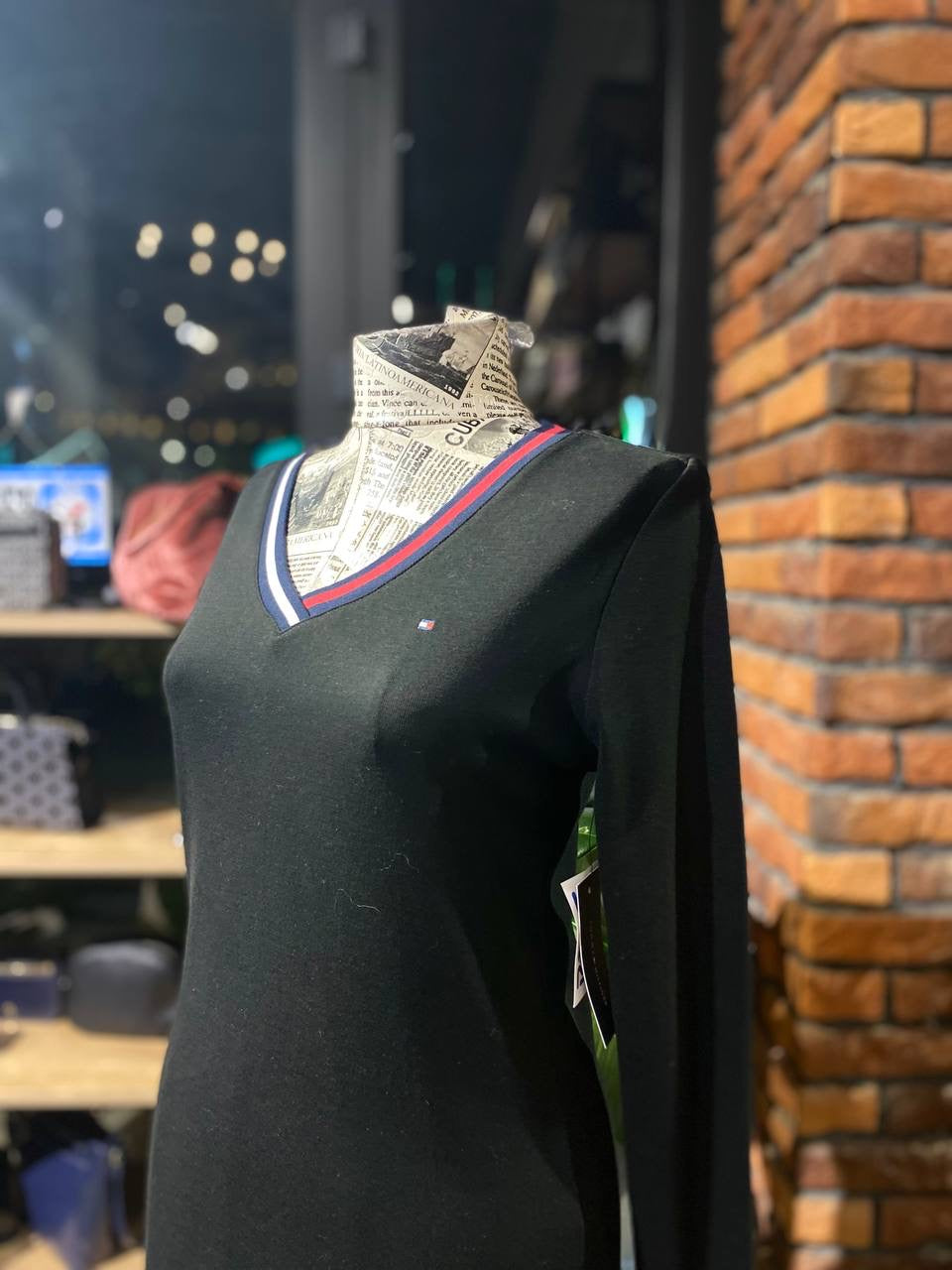 Tommy Hilfiger sweater size small