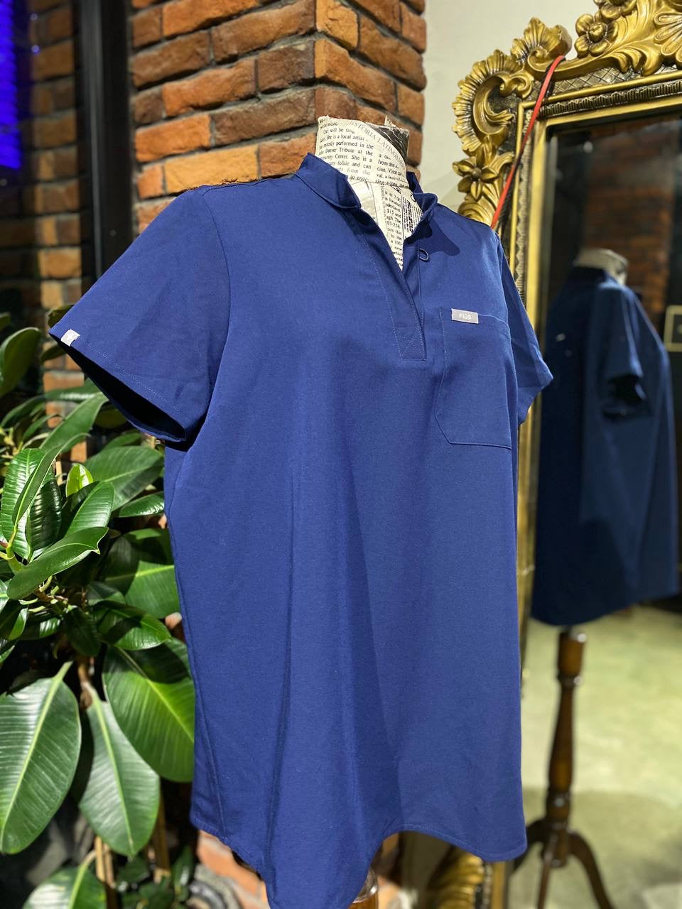 Figs shirt size medium
