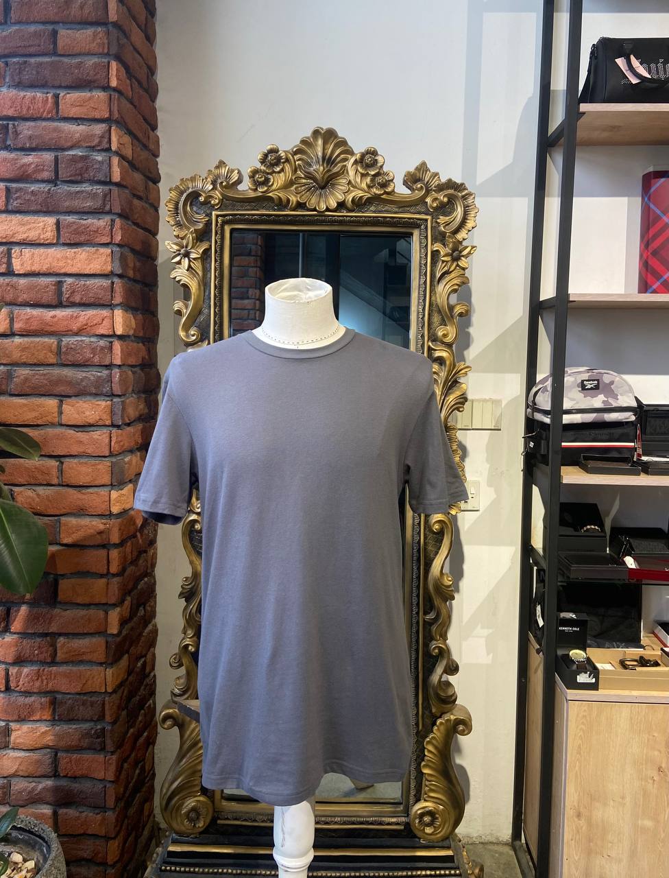 True classic shirt size medium