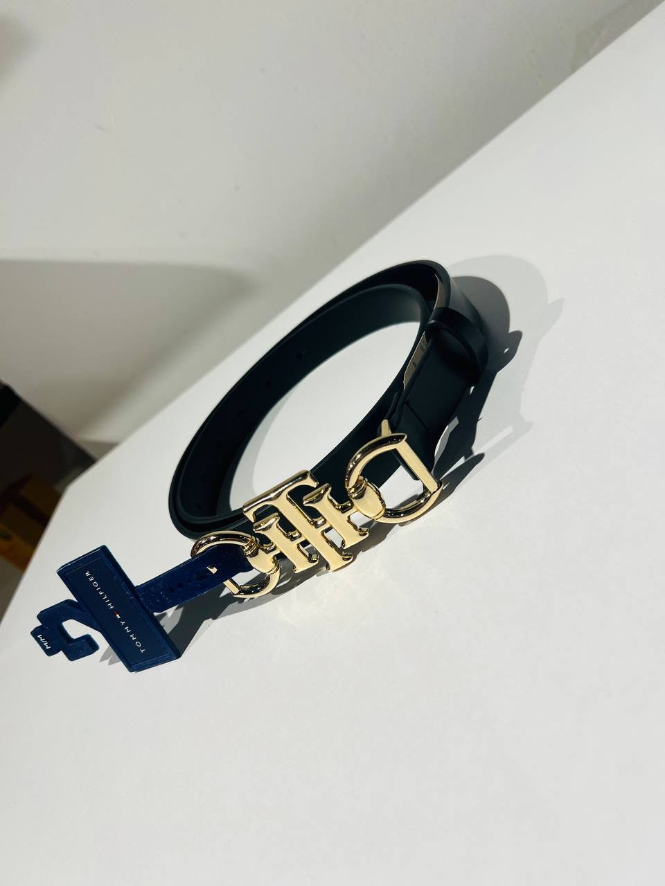 Tommy Hilfiger belt size medium