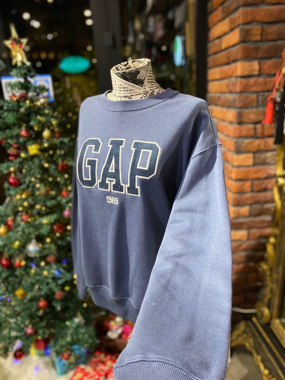 GAP sweater size medium
