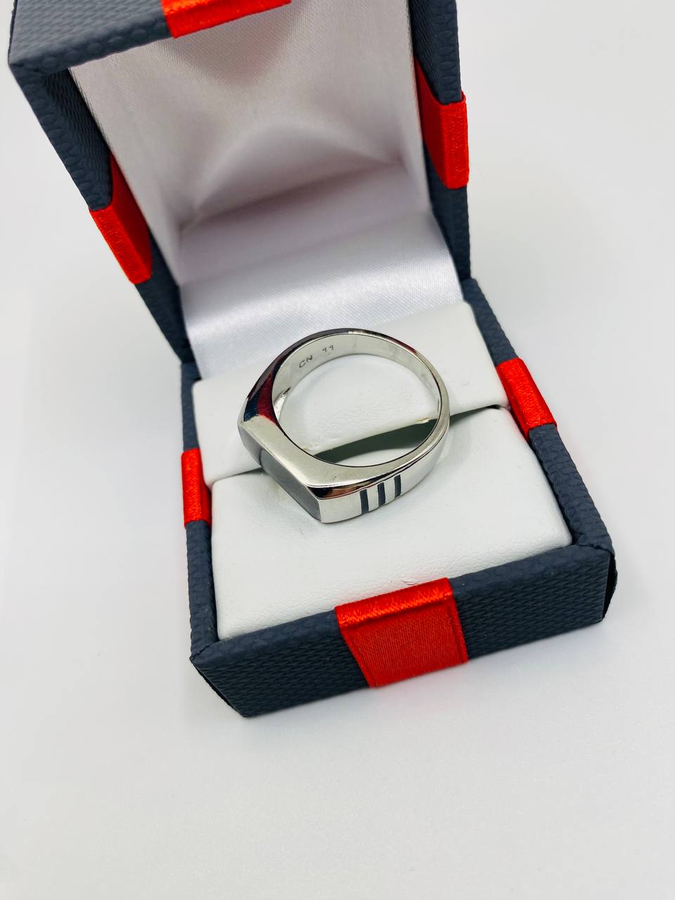 Men’s silver ring Size 11