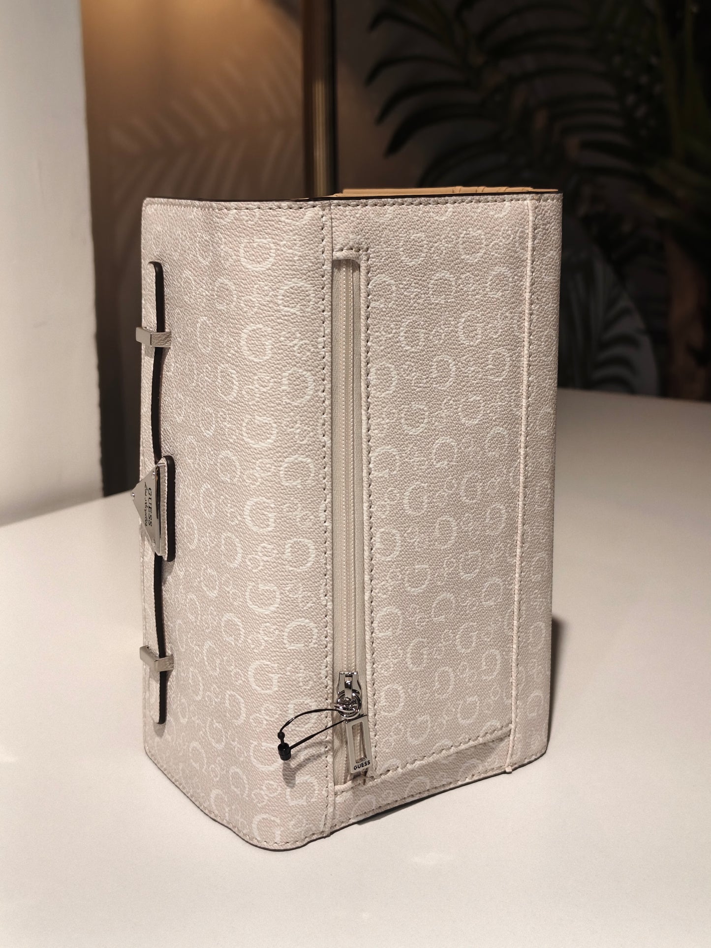 Guess wallet