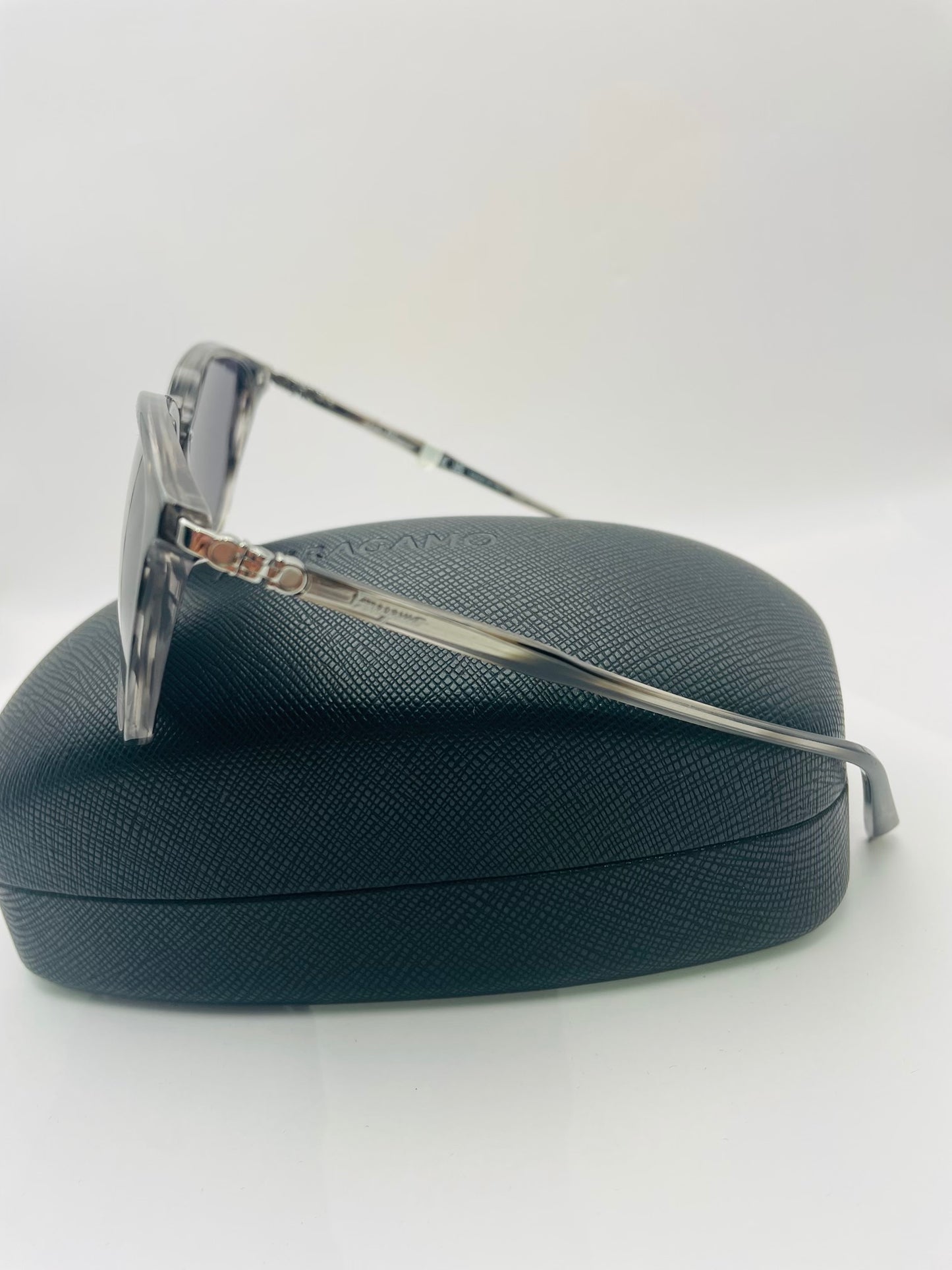 Salvatore ferragamo sunglass