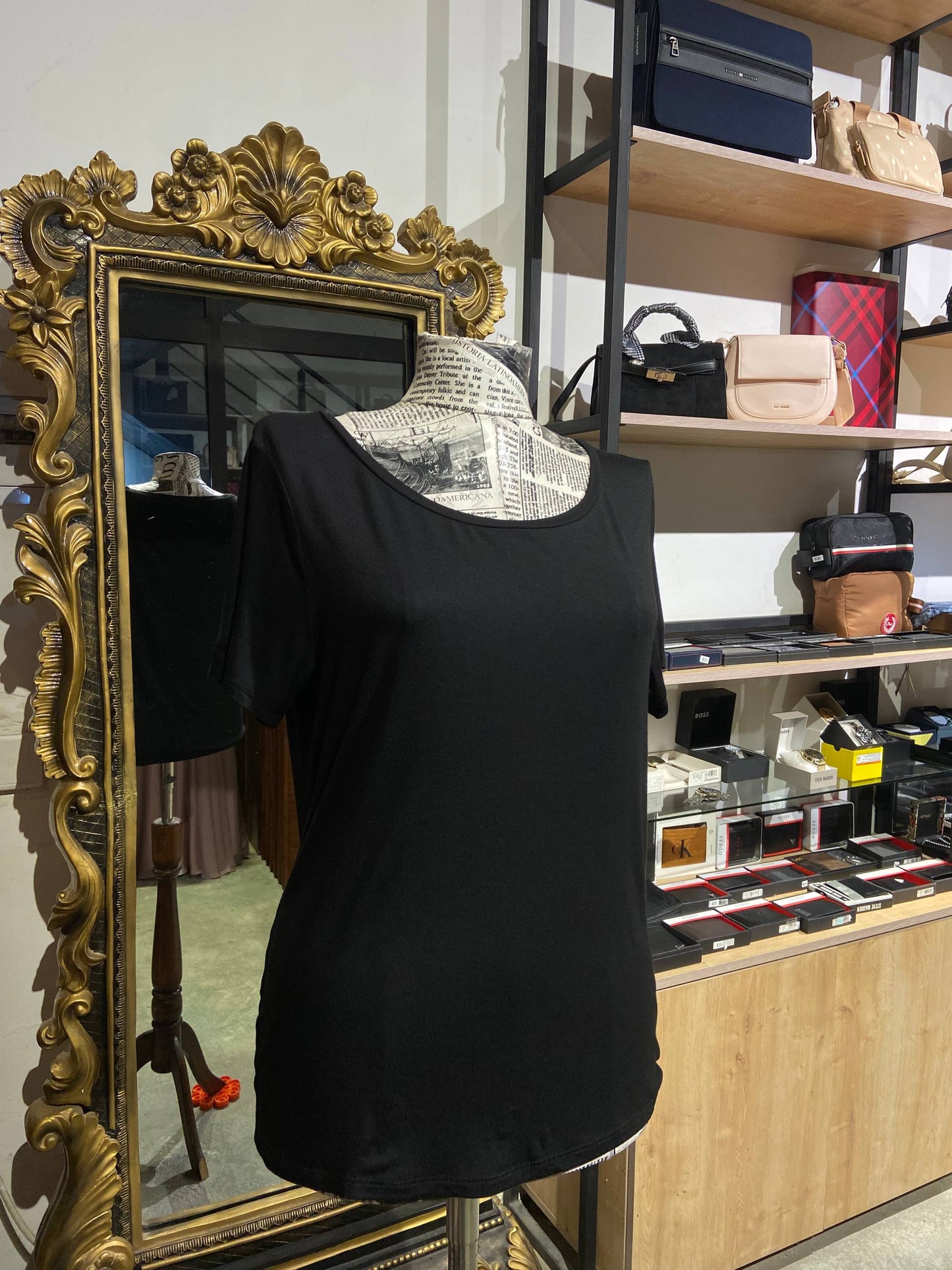 Dkny top size medium