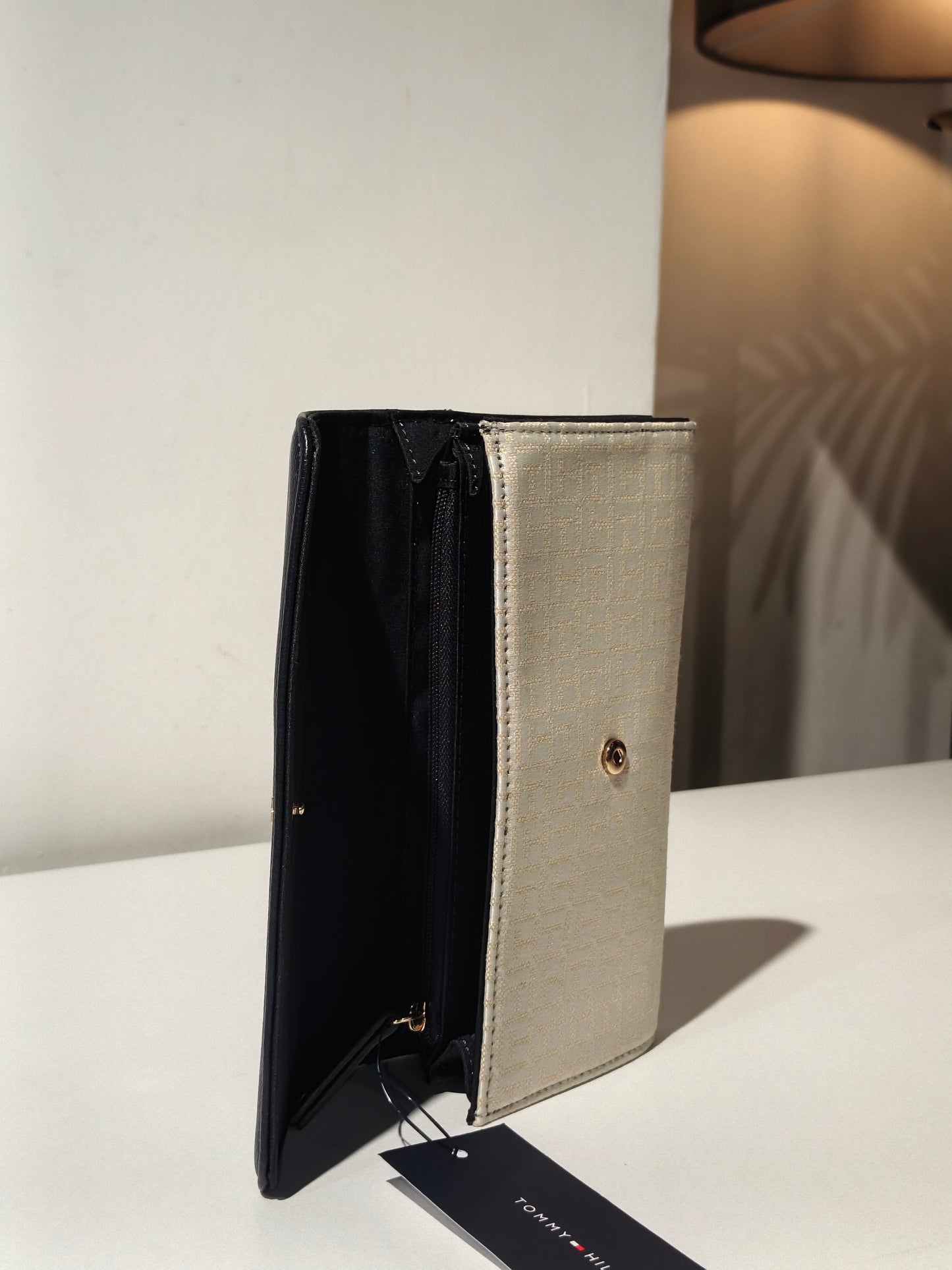 Tommy Hilfiger wallet