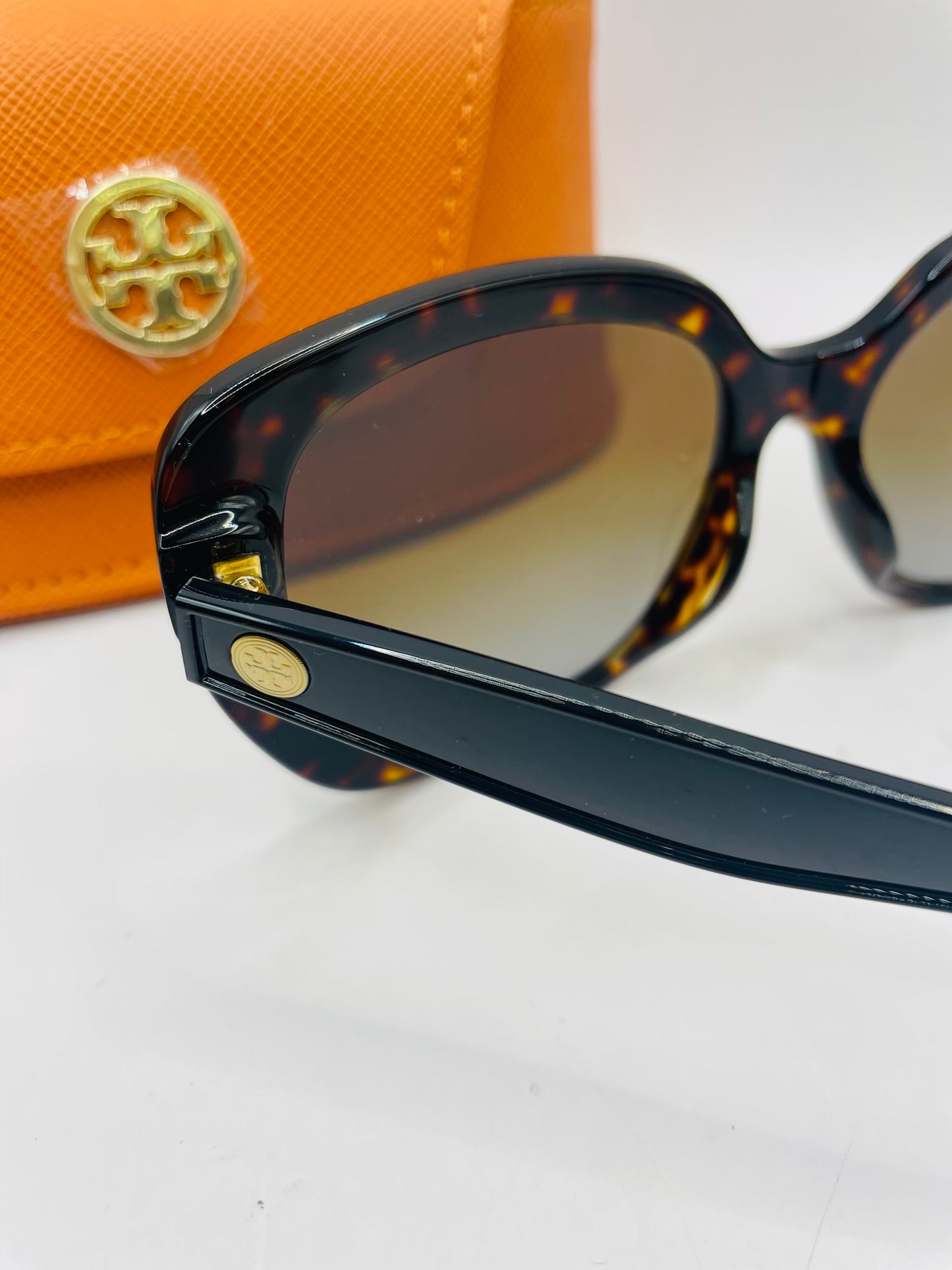 Tory Burch sunglass