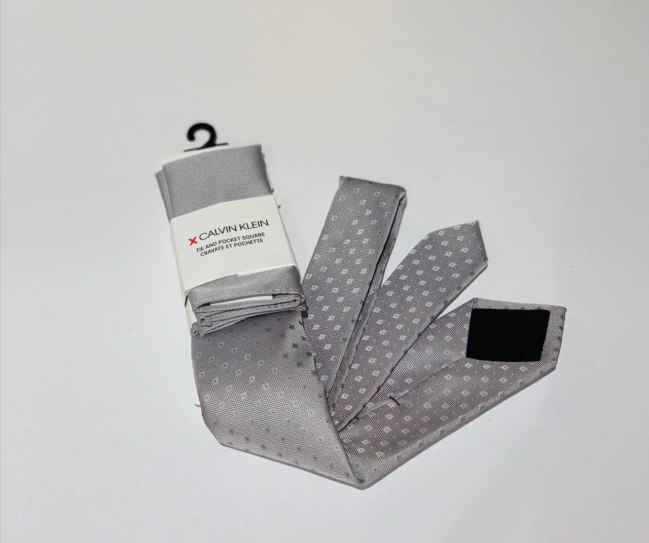Calvin Klein tie and pocket square