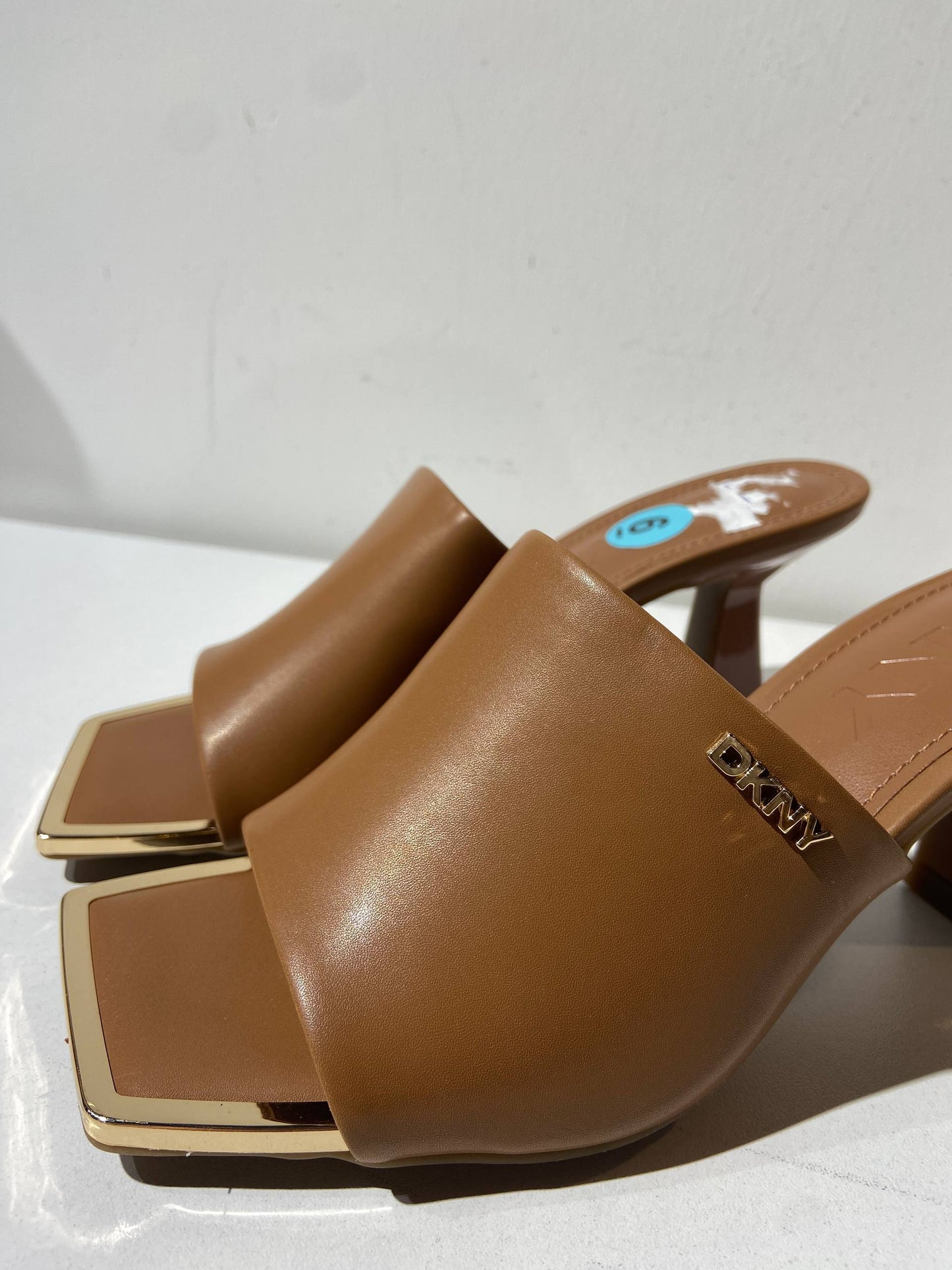 Dkny sandal