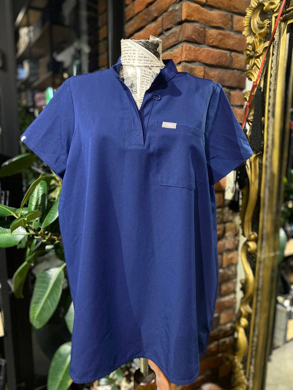 Figs shirt size medium