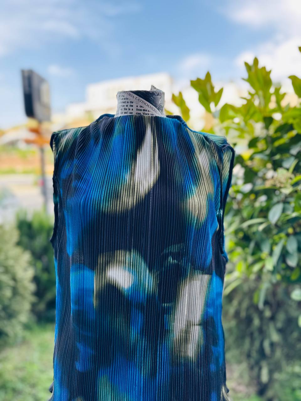 Dkny top size X-Large