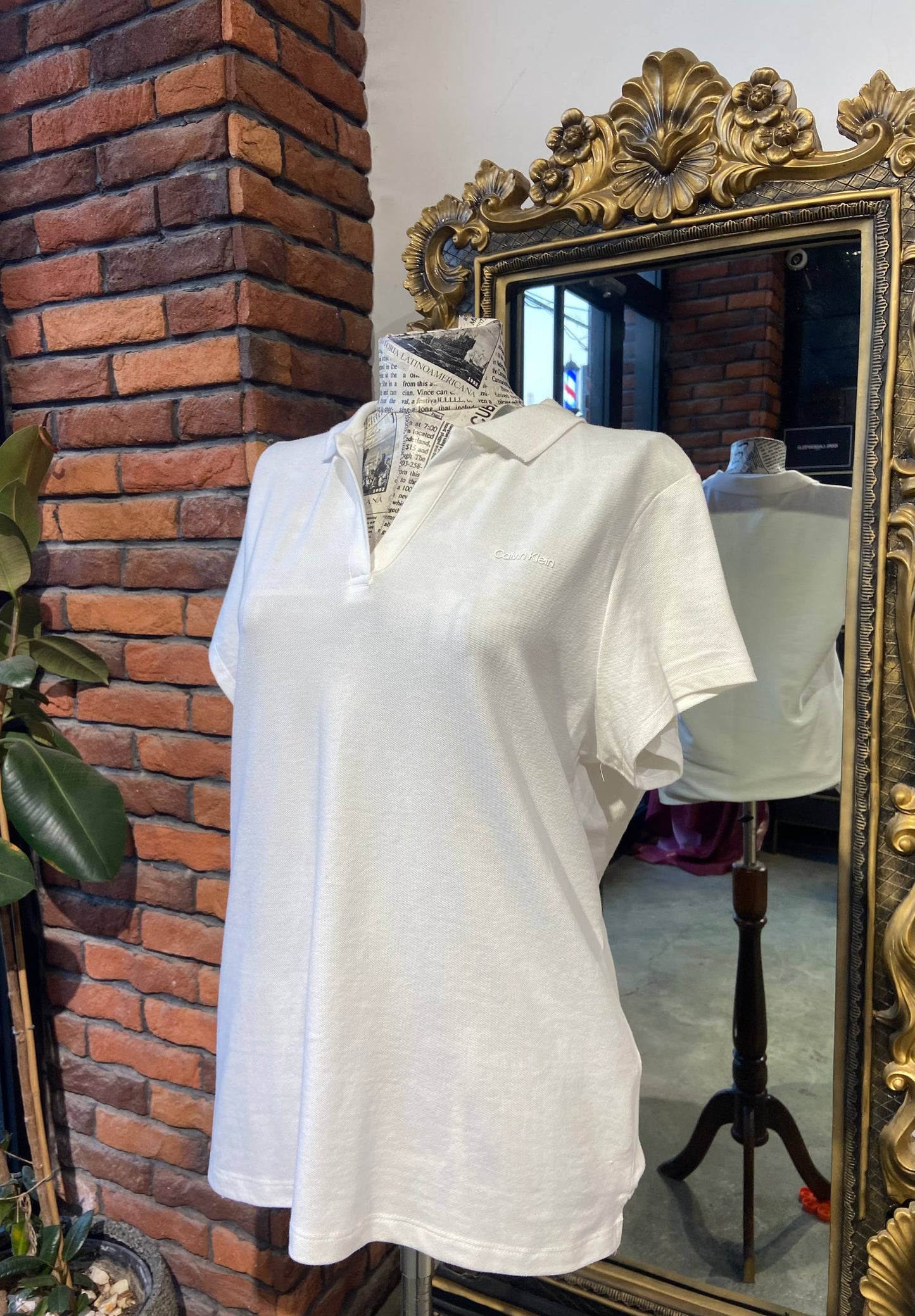 Tommy Hilfiger shirt size large