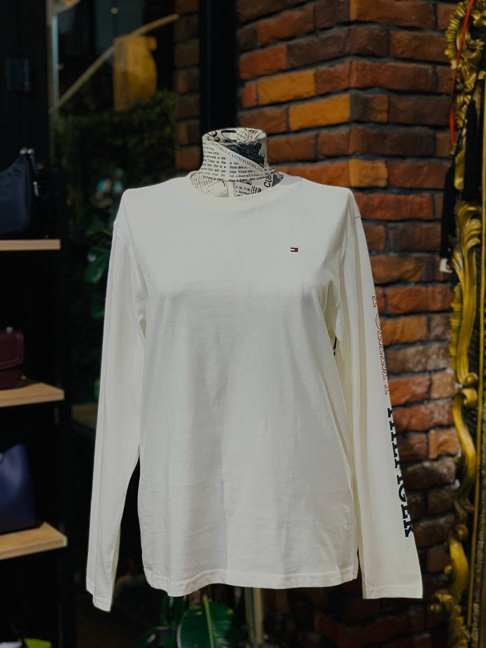 Tommy Hilfiger sweater size large