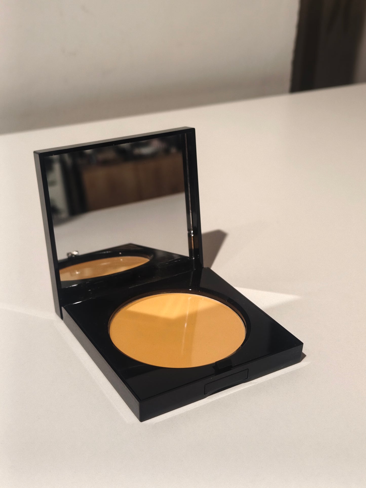 Bobbi brown pressed powder