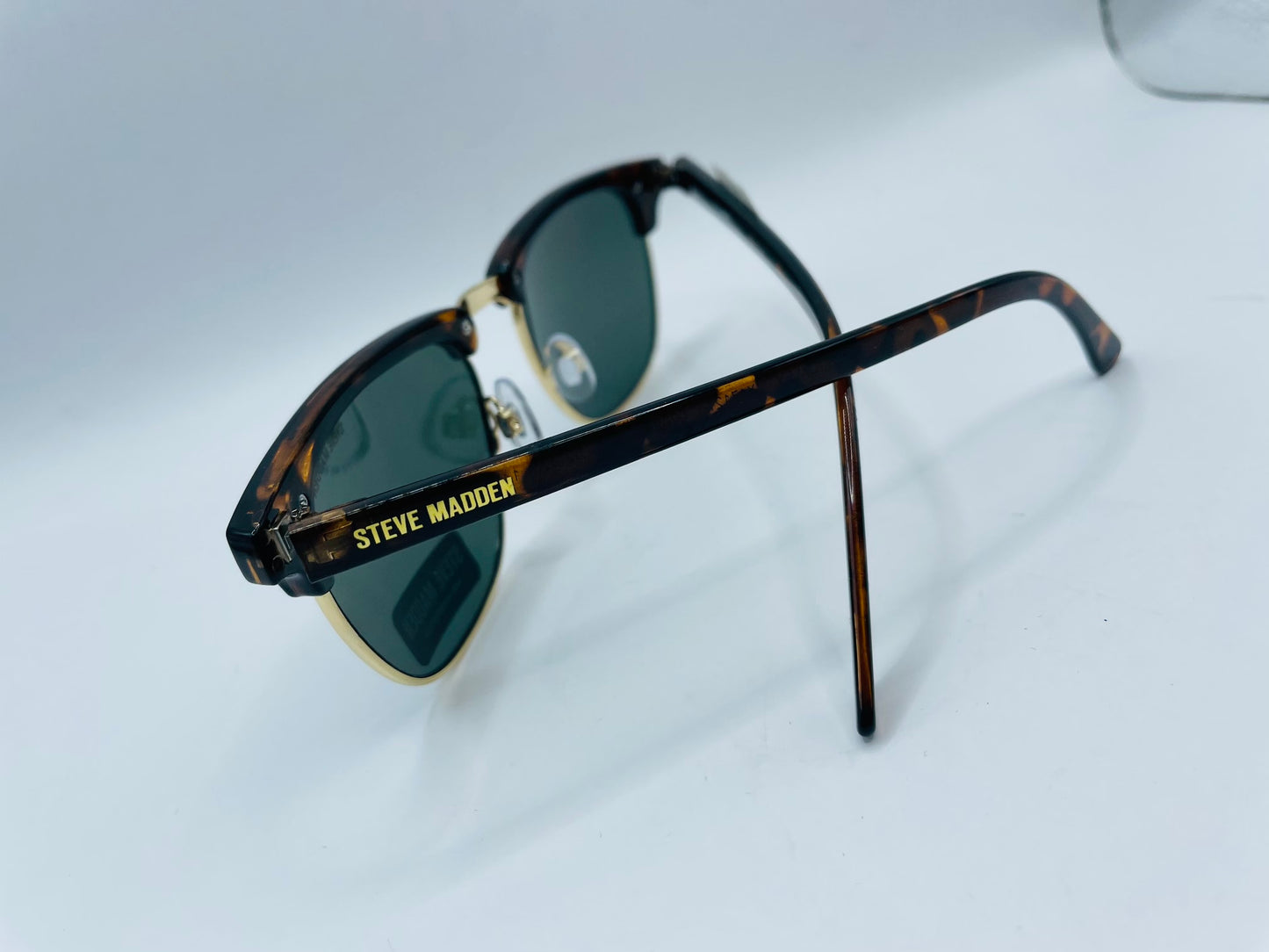 Steve Madden sunglass