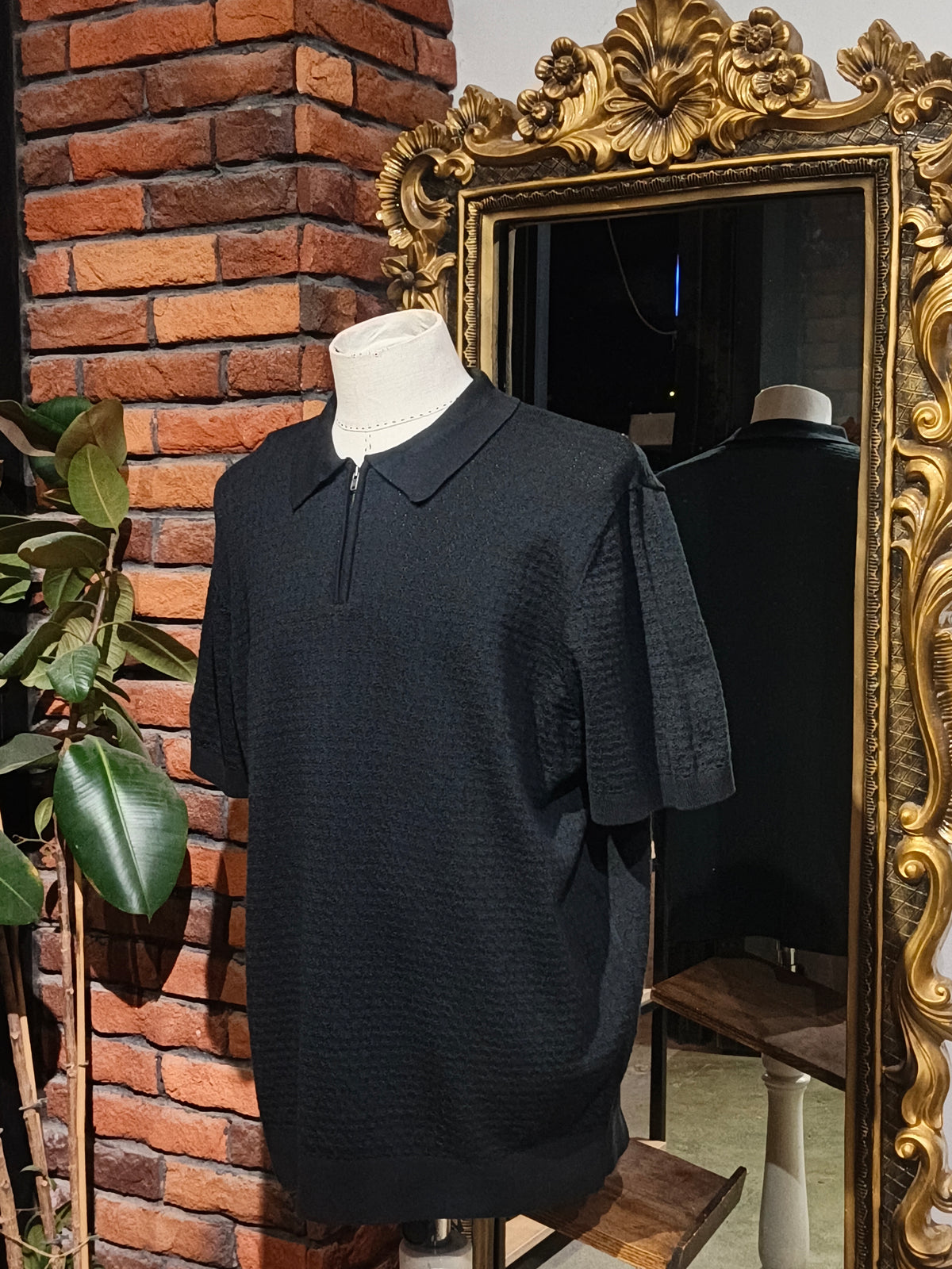 Express shirt size XL