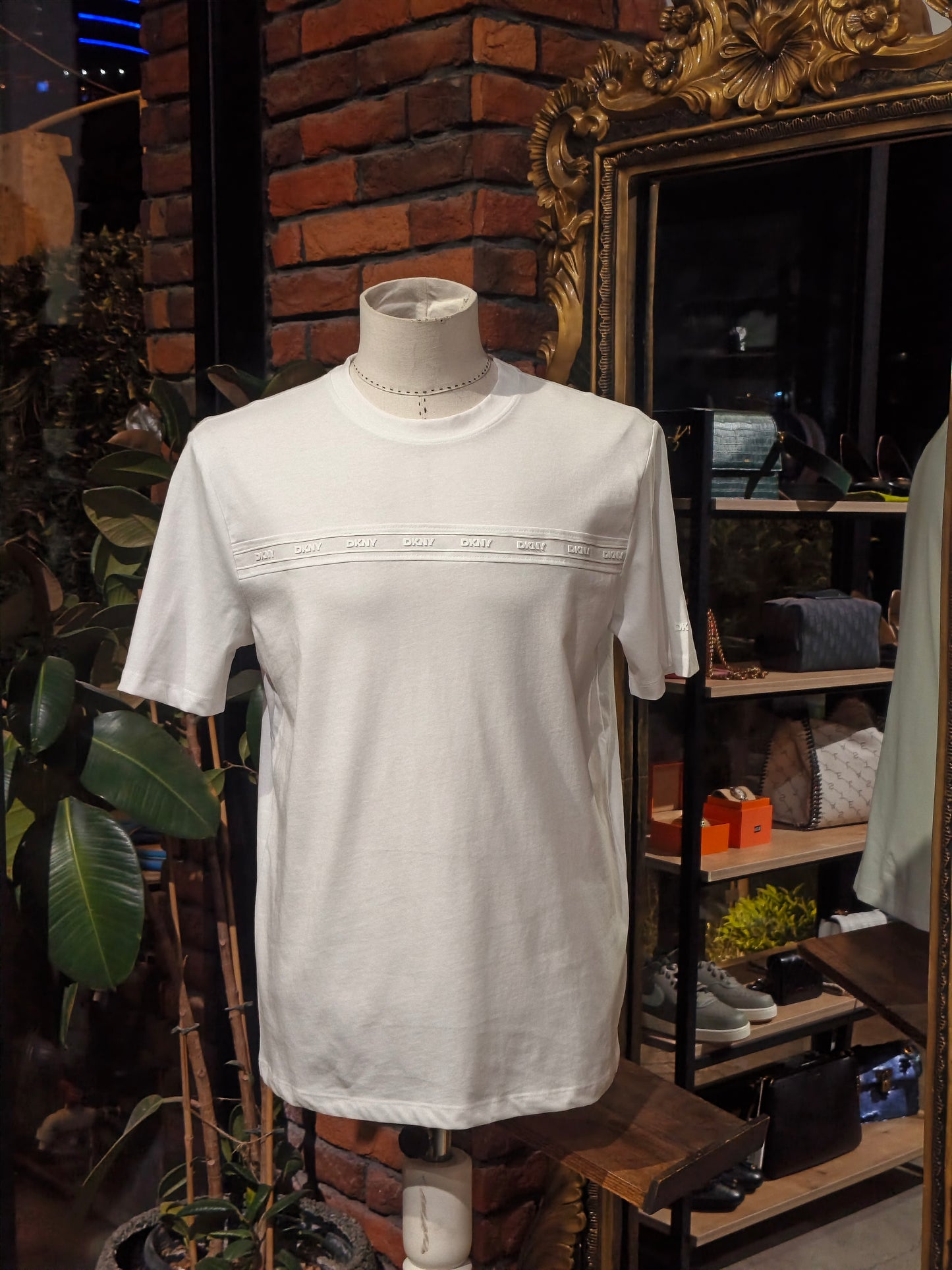 Dkny shirt size medium