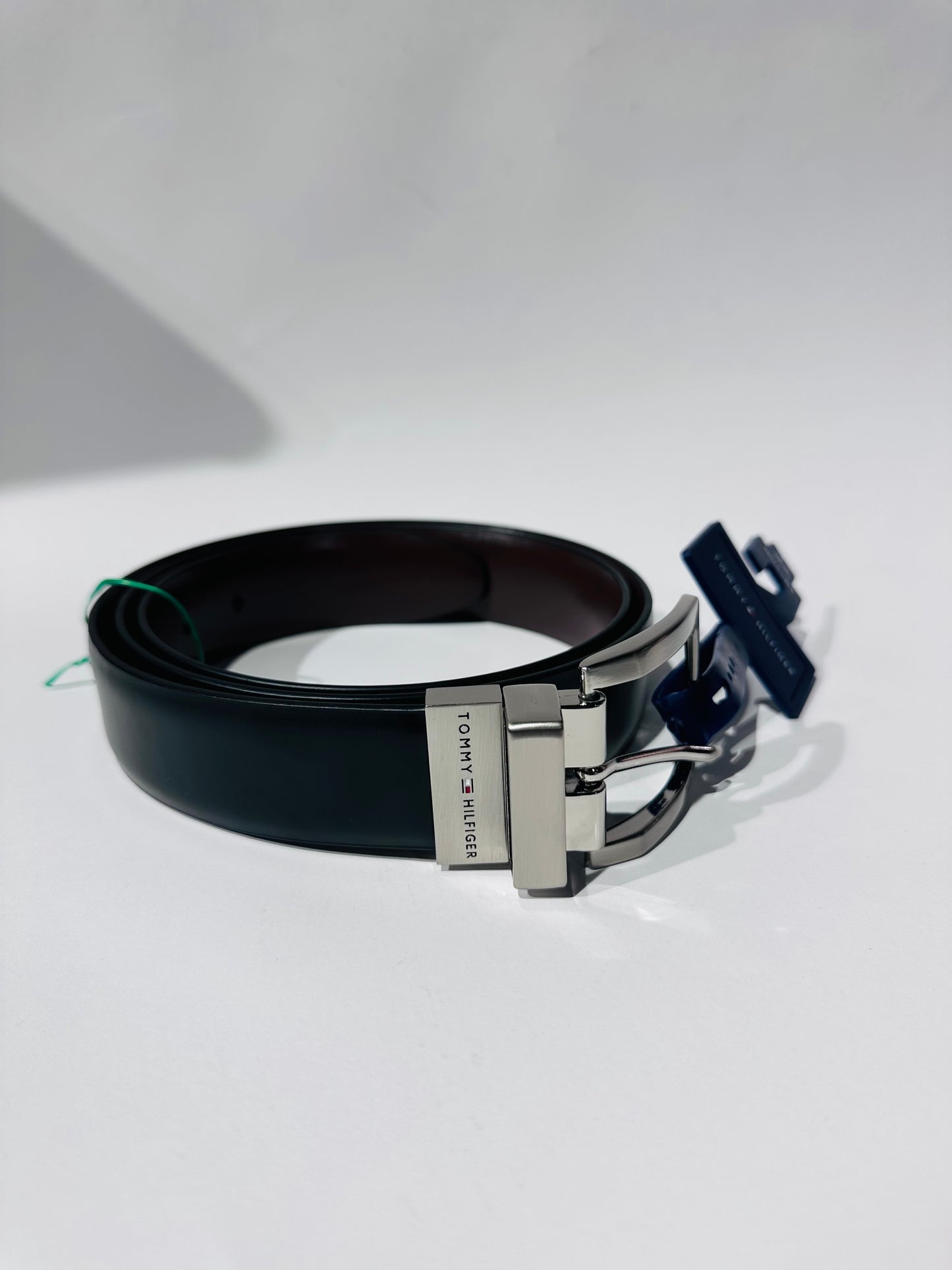 Tommy Hilfiger belt reversible size large (38/40)