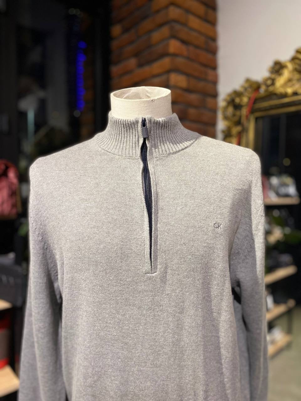 Calvin Klein sweater size large