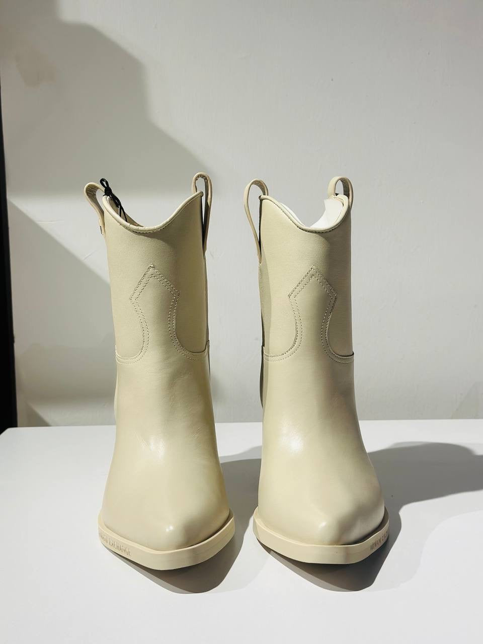 Armani exchange boots size 39