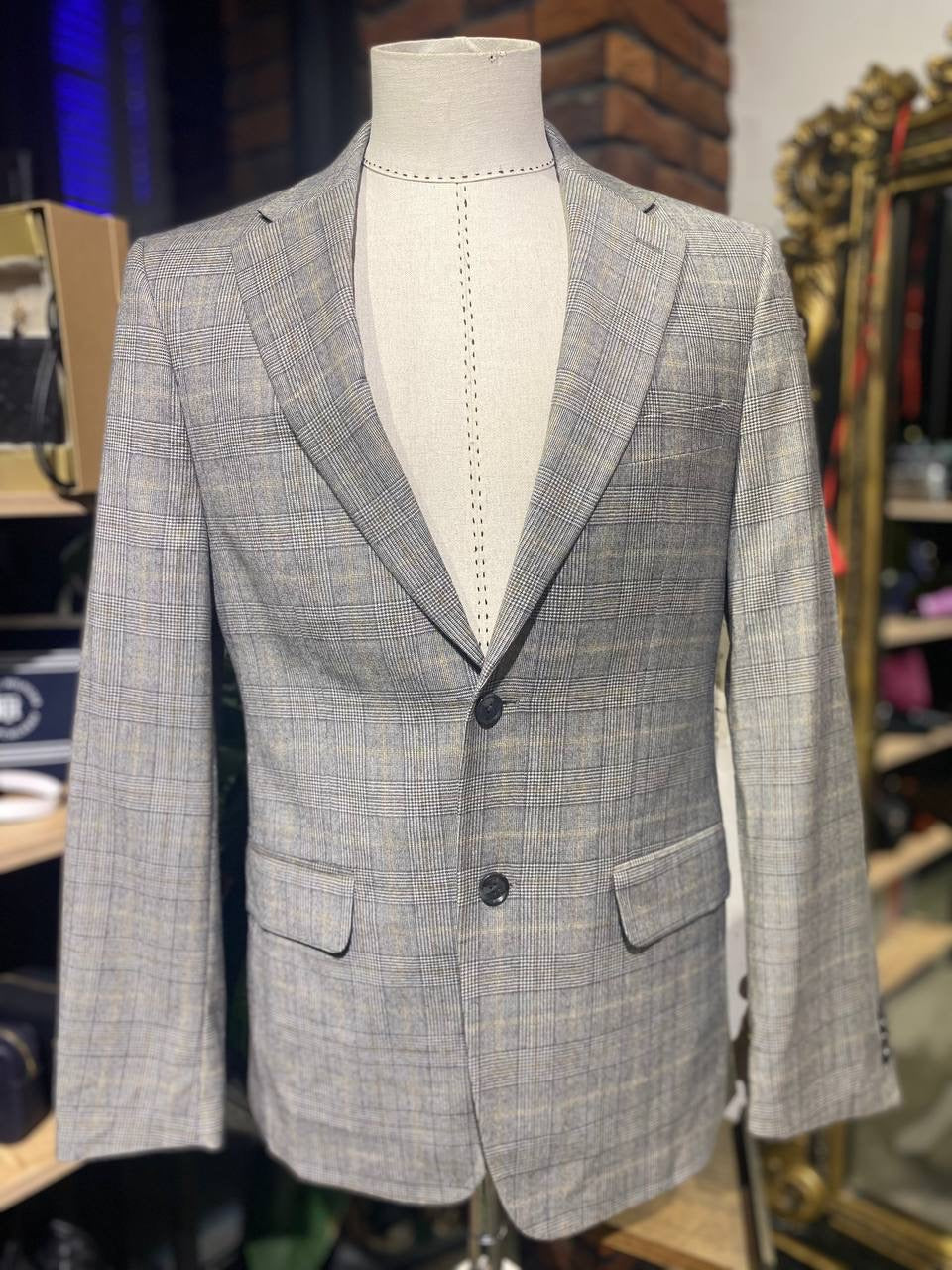 Tommy Hilfiger blazer size 38