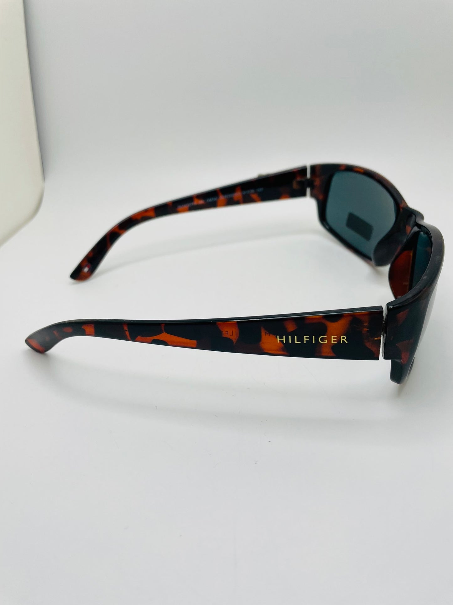 Tommy Hilfiger sunglass