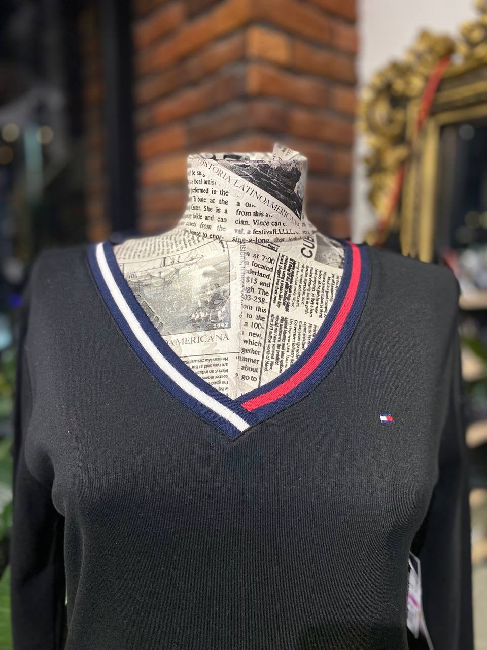 Tommy Hilfiger sweater size small