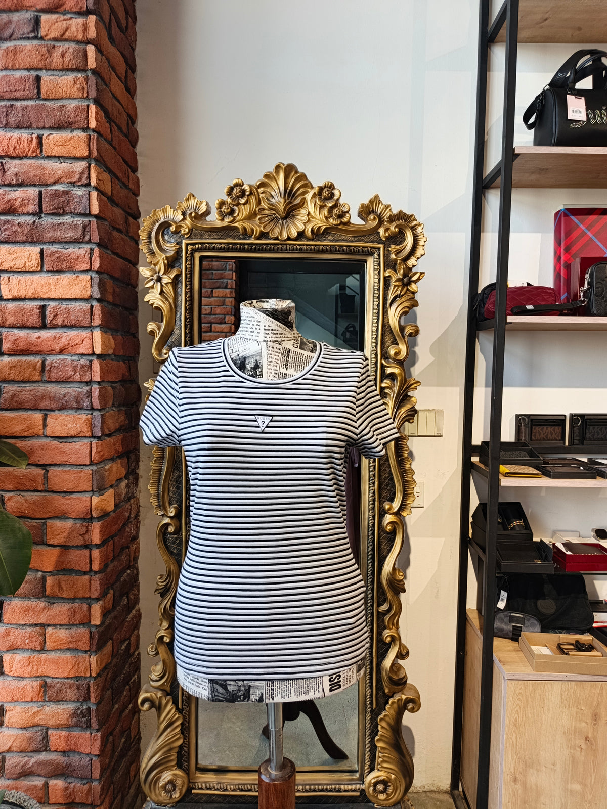 Guess shirt size medium