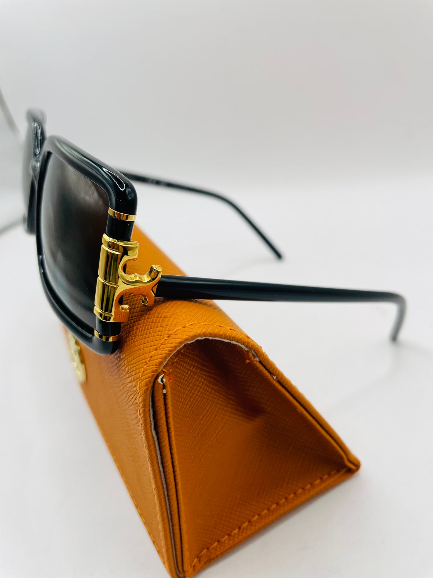 Tory Burch sunglass