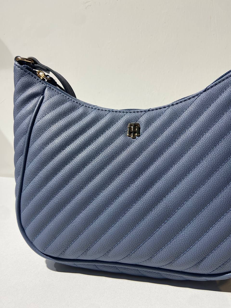 Tommy Hilfiger bag