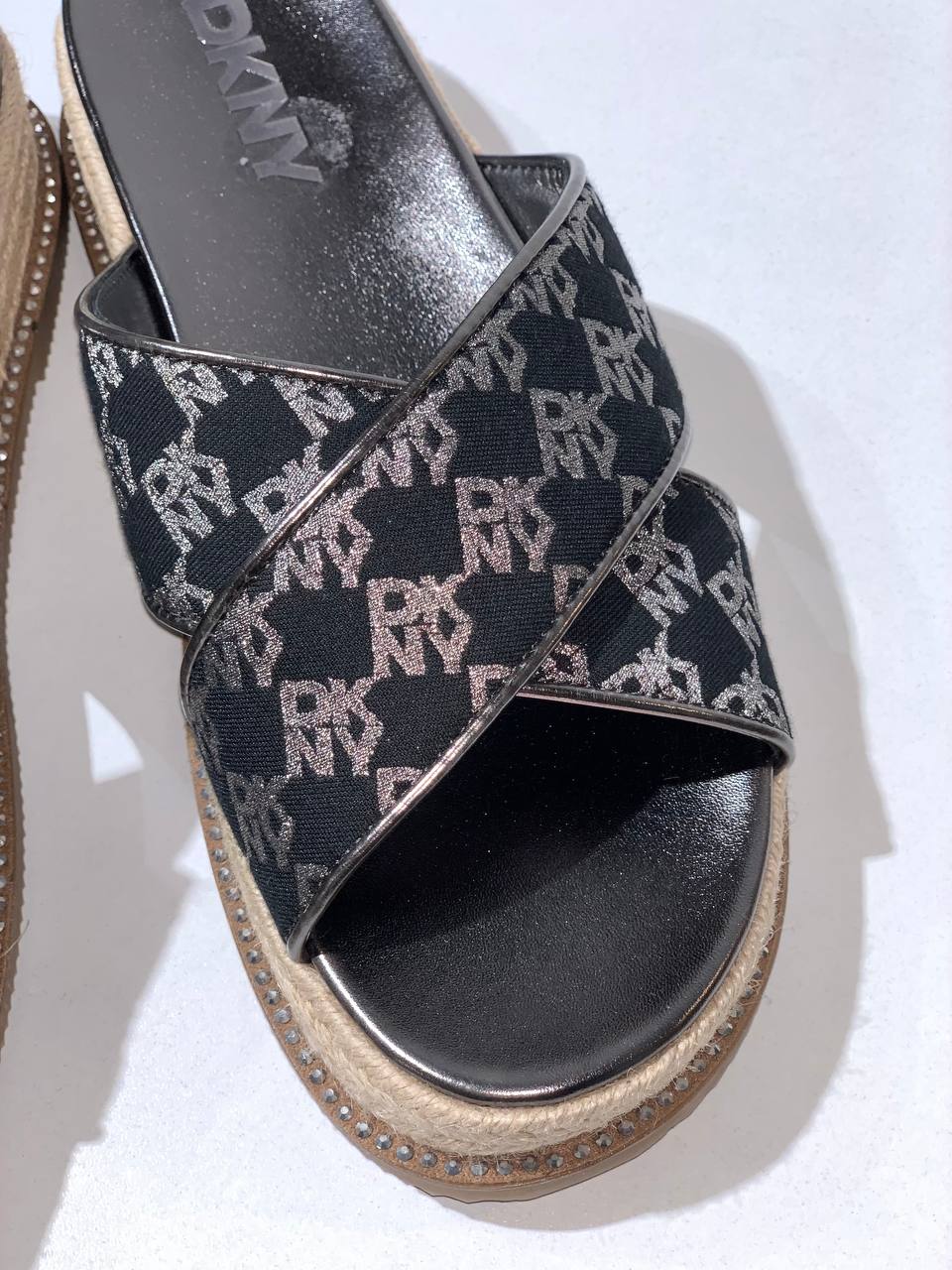 Dkny sandal size 9