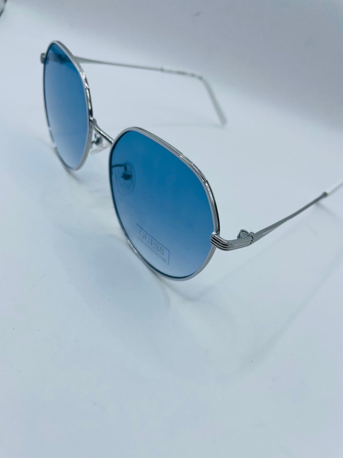 Guess sunglass