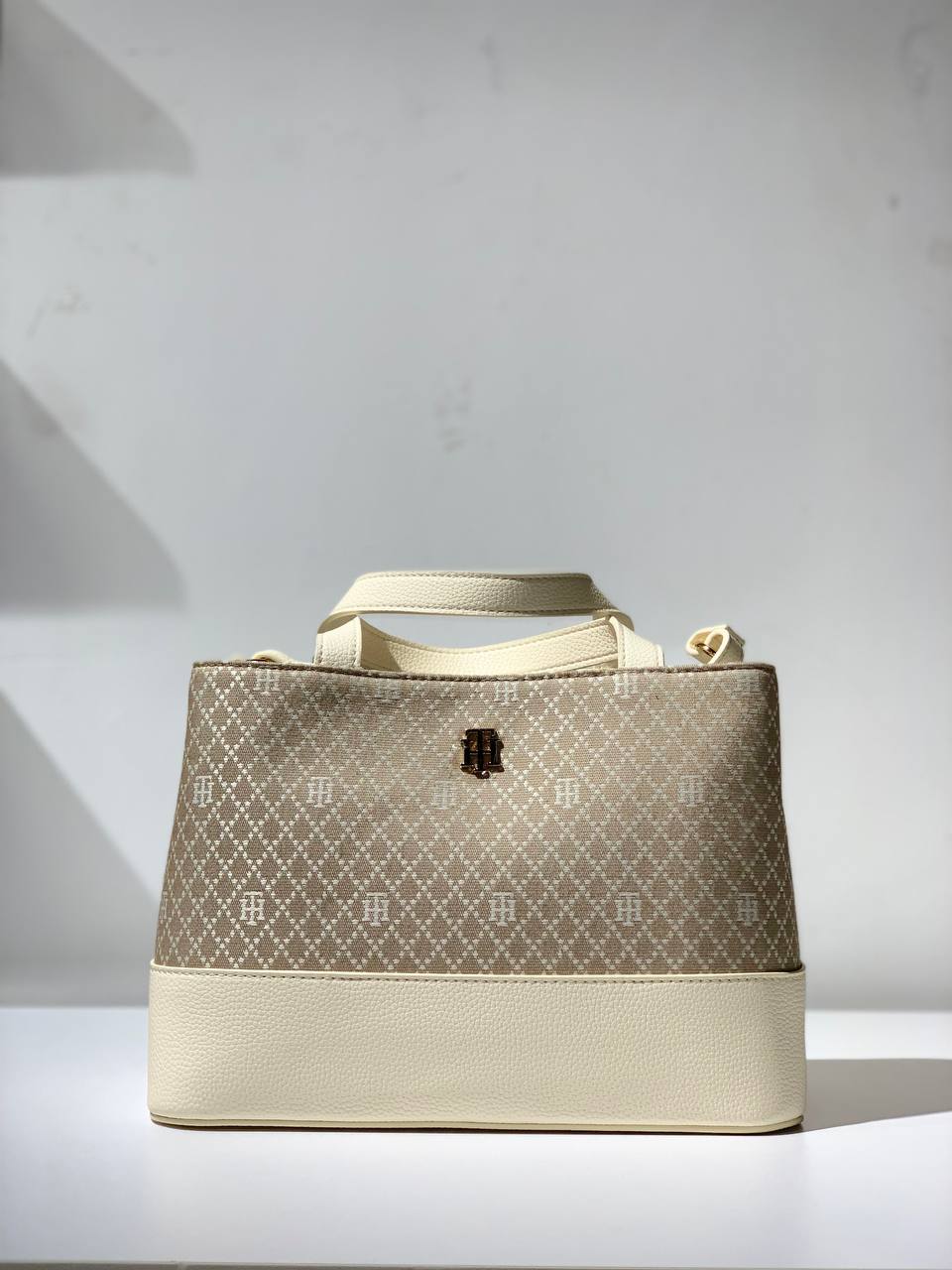 Tommy Hilfiger bag